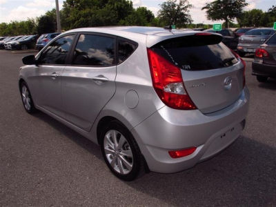 2012 Hyundai Accent SE