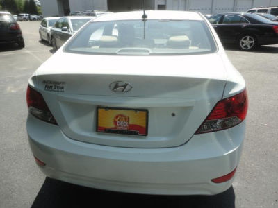 2012 Hyundai Accent  GLS