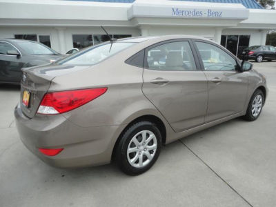 2012 Hyundai Accent  GLS
