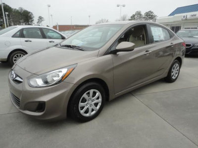 2012 Hyundai Accent  GLS