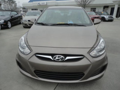 2012 Hyundai Accent  GLS