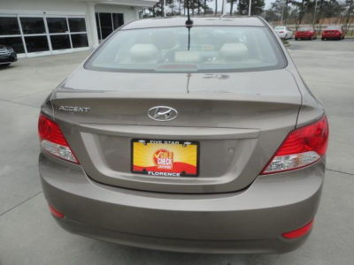 2012 Hyundai Accent  GLS