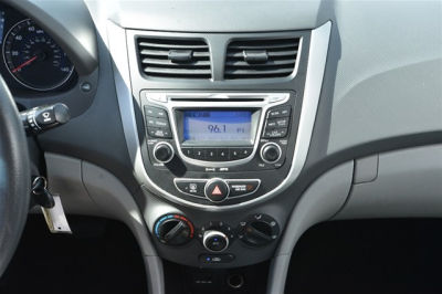 2012 Hyundai Accent  GLS