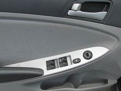 2012 Hyundai Accent  GLS