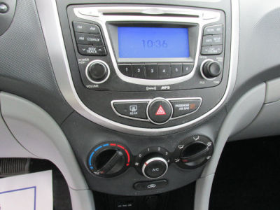 2012 Hyundai Accent  GLS