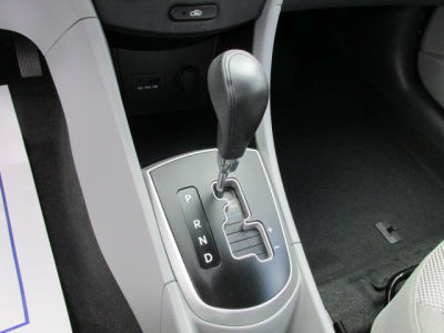 2012 Hyundai Accent  GLS