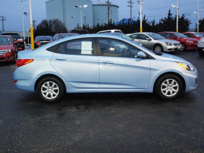 2012 Hyundai Accent  GLS