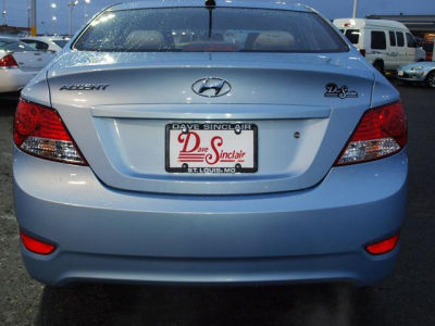 2012 Hyundai Accent  GLS