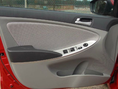 2012 Hyundai Accent  GLS