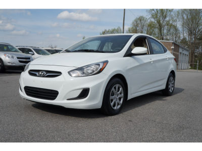 2012 Hyundai Accent  GLS