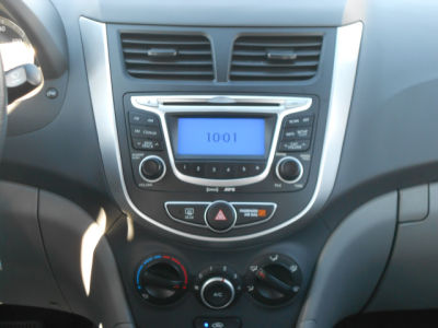 2012 Hyundai Accent  GLS