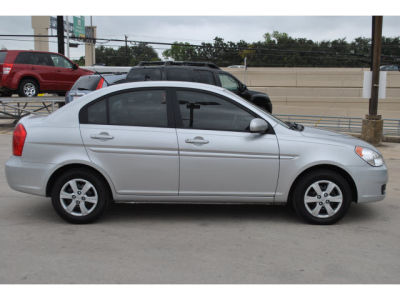 2011 Hyundai Accent  GLS