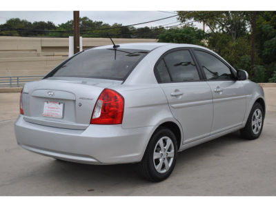 2011 Hyundai Accent  GLS