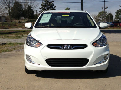 2012 Hyundai Accent  GLS