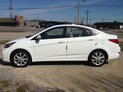 2012 Hyundai Accent  GLS