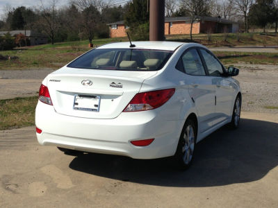 2012 Hyundai Accent  GLS