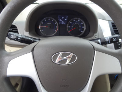 2012 Hyundai Accent GLS
