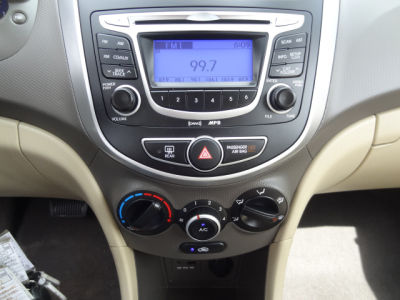 2012 Hyundai Accent GLS