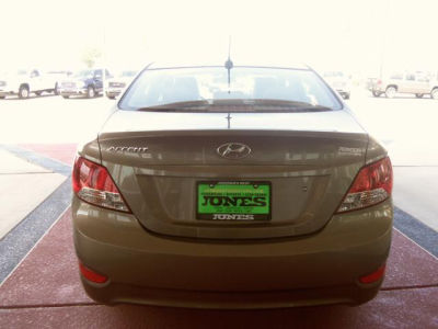 2012 Hyundai Accent  GLS