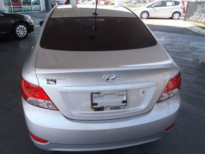 2012 Hyundai Accent GLS