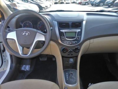 2012 Hyundai Accent  GLS