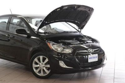 2012 Hyundai Accent SE