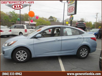 2012 Hyundai Accent  GLS