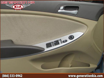 2012 Hyundai Accent  GLS