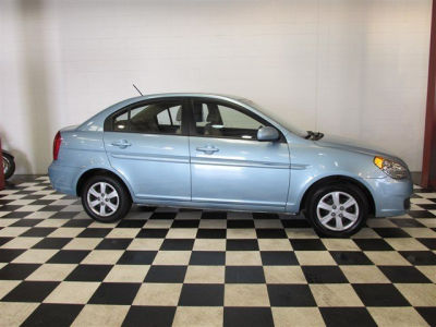 2011 Hyundai Accent  GLS