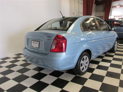 2011 Hyundai Accent  GLS