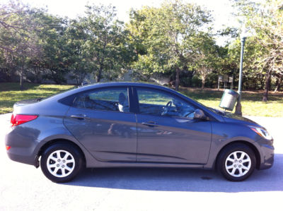 2012 Hyundai Accent  GLS