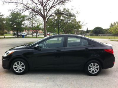 2012 Hyundai Accent GLS