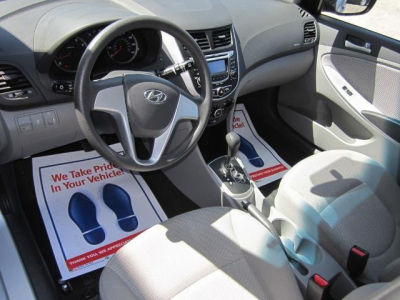 2012 Hyundai Accent GLS