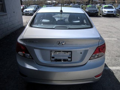 2012 Hyundai Accent GLS