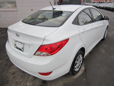 2012 Hyundai Accent GLS
