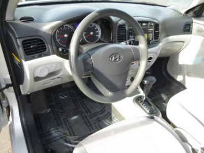 2010 Hyundai Accent GLS