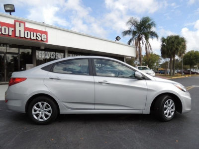 2012 Hyundai Accent  GLS
