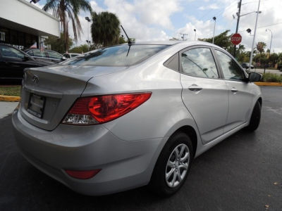 2012 Hyundai Accent  GLS
