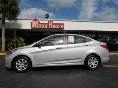 2012 Hyundai Accent  GLS