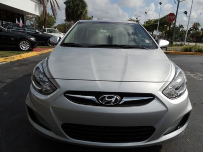 2012 Hyundai Accent  GLS