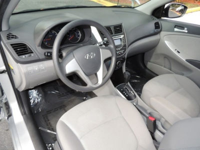 2012 Hyundai Accent  GLS