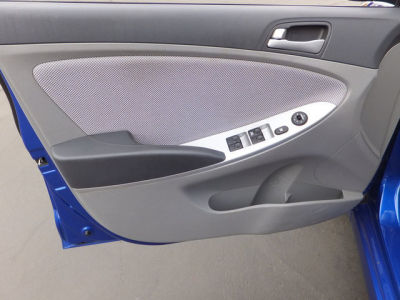 2012 Hyundai Accent  GLS