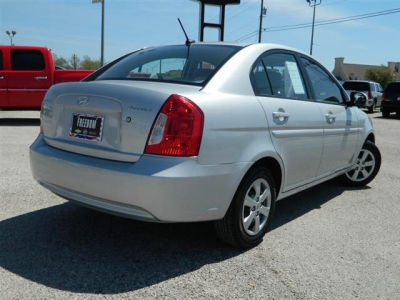 2011 Hyundai Accent  GLS