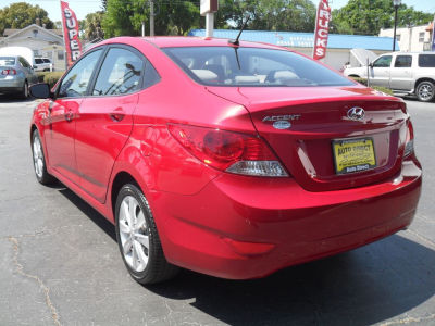 2012 Hyundai Accent  GLS