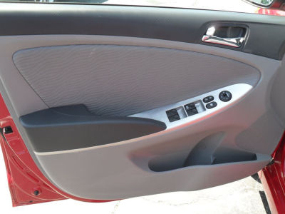 2012 Hyundai Accent  GLS