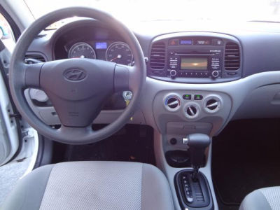 2011 Hyundai Accent GLS