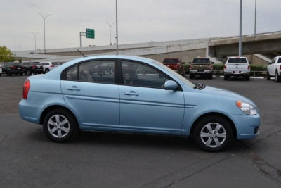 2011 Hyundai Accent  GLS