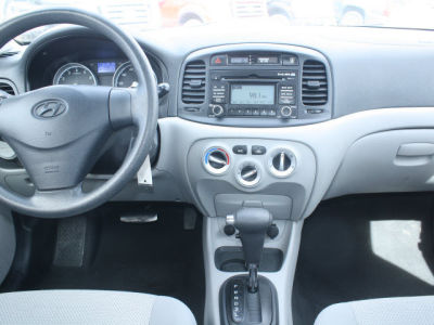 2010 Hyundai Accent GLS