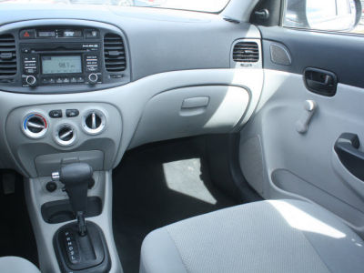 2010 Hyundai Accent GLS