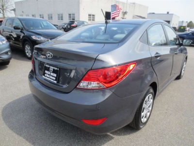 2012 Hyundai Accent  GLS